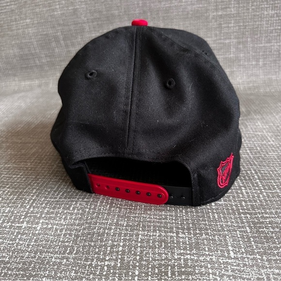 Chicago Blackhawks NFL Cap OS - Picture 8 of 13
